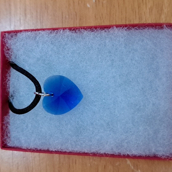 Ocean Explosion Crystal Heart Necklace - Picture 2 of 6